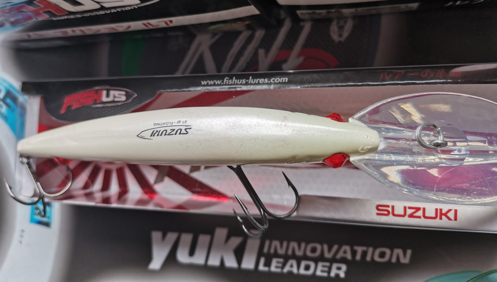 Fishus Suzuki Diving Fishing Lure 130mm 20.6g White